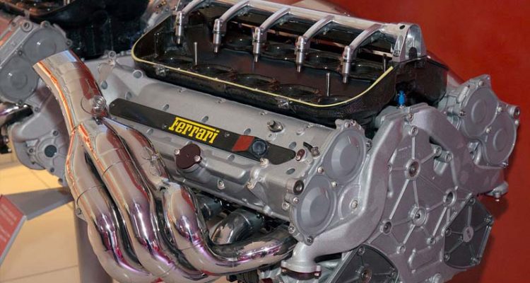 v12 Ferrari motore