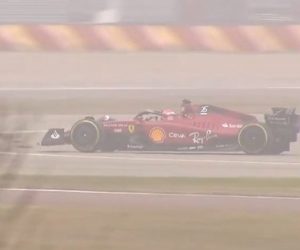 Ferrari, la nuova F1-75 in pista nella nebbia di Fiorano