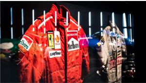 Tessuto stampato rosso e nero