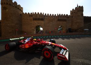 F1 GP BAKU hamilton Ferrari foto Credit Pirelli